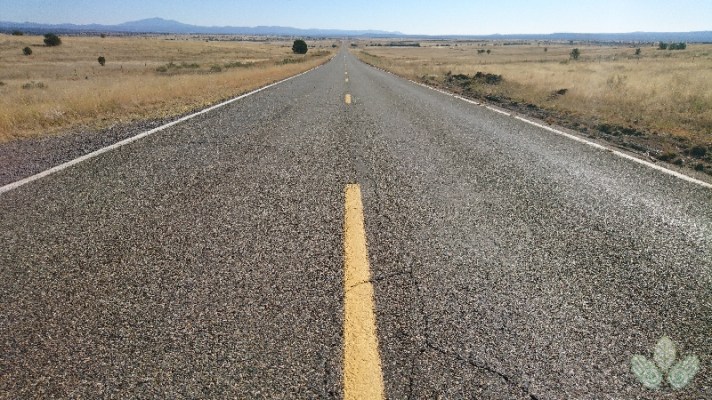 Route 66, Arizona... une belle ligne droite.
Mon chemin de vie... n'est pas aussi droit que celui-ci !